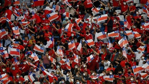 La selección chilena es castigada por FIFA por mal comportamiento de sus hinchas