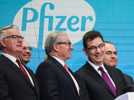 El CEO de Pfizer adelantó la fecha en la que estará lista la vacuna ante la variante Ómicron