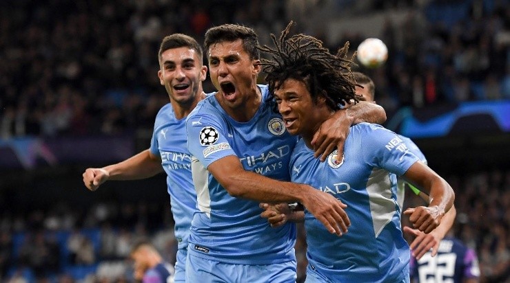 Nathan Ake of Manchester City celebrates (Photo by Vincent Mignott/DeFodi Images via Getty Images)