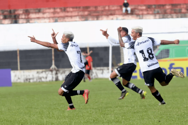 Pedro Igor comemora gol do Ceará na vitória sobre o Paulista na Copinha — Foto: Maurícia da Matta/Ceará SC