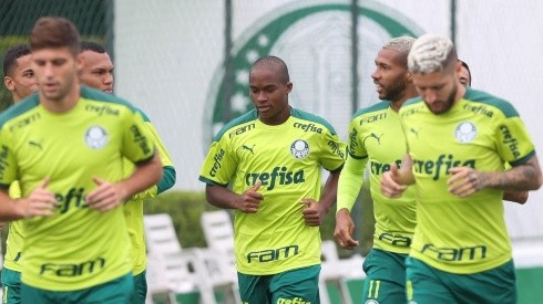 Endrick, entrenando con el primer equipo de Palmeiras.