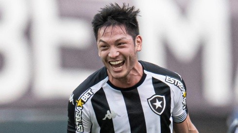 Foto: (Jorge Rodrigues/AGIF) - Botafogo está próximo de garantir a permanência de Luís Oyama