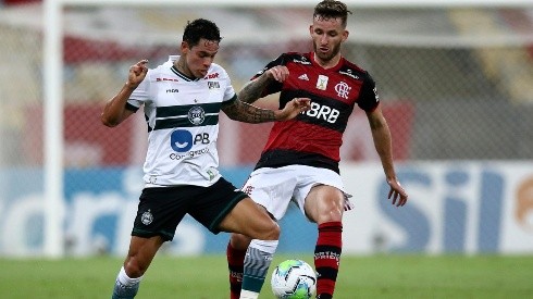 Flamengo rechazó la primera oferta de Cruz Azul por Léo Pereira