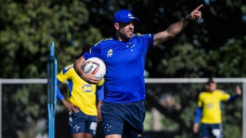 Foto: Gustavo Aleixo/Cruzeiro - Paulo Pezzolano, treinador do Cruzeiro
