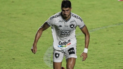 Foto: Thiago Ribeiro/AGIF - Pedro Raul: ex-Botafogo, atacante entrou na mira do Vasco