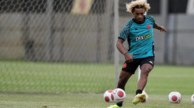 Foto: Thiago Ribeiro/AGIF - MT: pode ser testado como atacante por Zé Ricardo no Vasco
