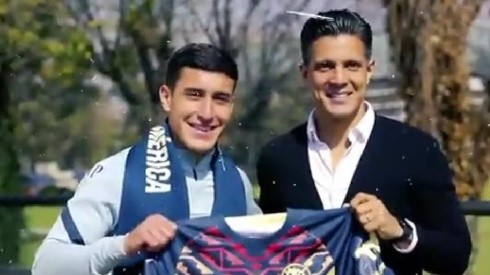 Zendejas recibió la bienvenida de Diego Ramírez en Coapa.