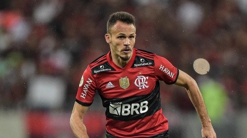 Foto: (Thiago Ribeiro/AGIF) - Com pouco espaço no Flamengo, Santos se interessou na contratação do lateral-esquerdo Renê por empréstimo