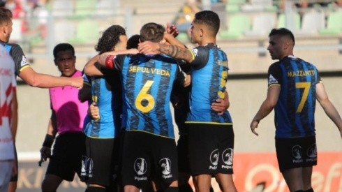 Huachipato pega primero a Copiapó en la lucha por estar en Primera División.