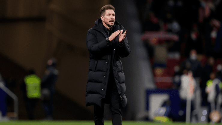 Diego Simeone en dirección de Atletico.