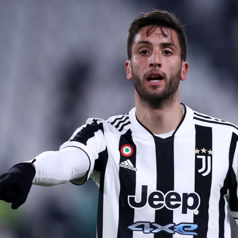 Un club de la Premier League pretende a Bentancur y negocia con Juventus