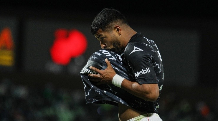 Aguirre anotó un doblete ante Santos. (Imago 7)