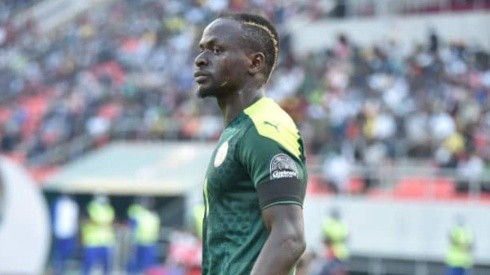 Sadio Mané anotó un golazo 'mareado' para clasificar a Senegal a cuartos de Copa África.