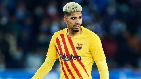 Ronald Araujo's contract with Barcelona expires in June 2023.