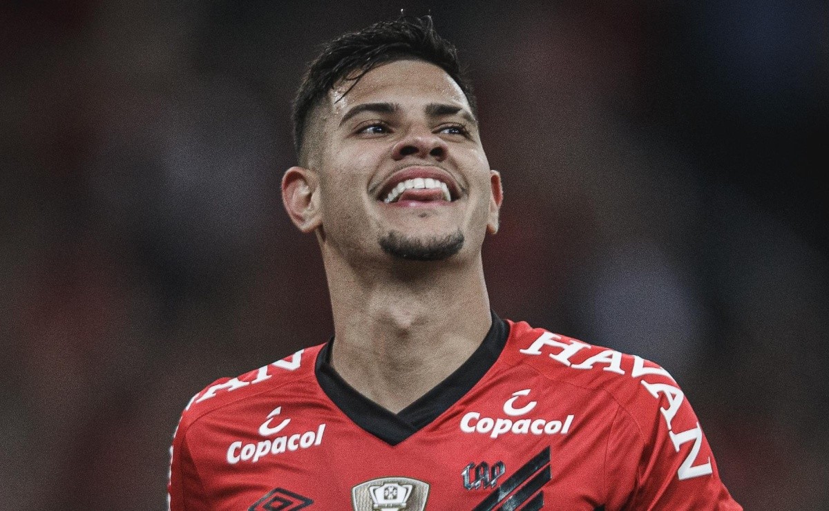 Lyon aceita proposta do Newcastle por Bruno Guimarães por 40 milhões de  euros, futebol internacional