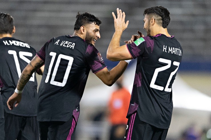 Vega y Martín en la victoria sobre Jamaica (Imago 7)