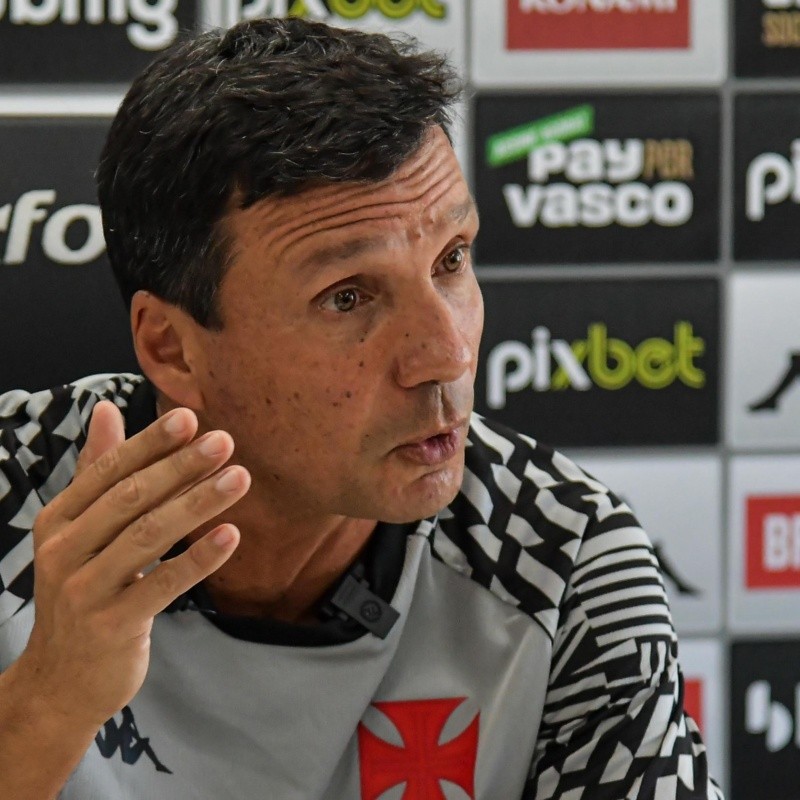 Zé Ricardo se irrita no Vasco e quebra o silêncio em coletiva