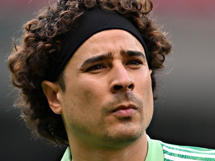 Moisés Muñoz y Rafa Márquez también le respondieron a Guillermo Ochoa