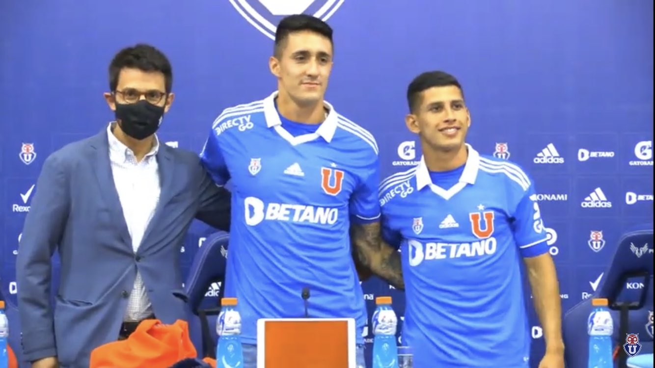 Ignacio Tapia fue presentado junto a Israel Poblete en el CDA | Foto: Youtube Club Universidad de Chile 