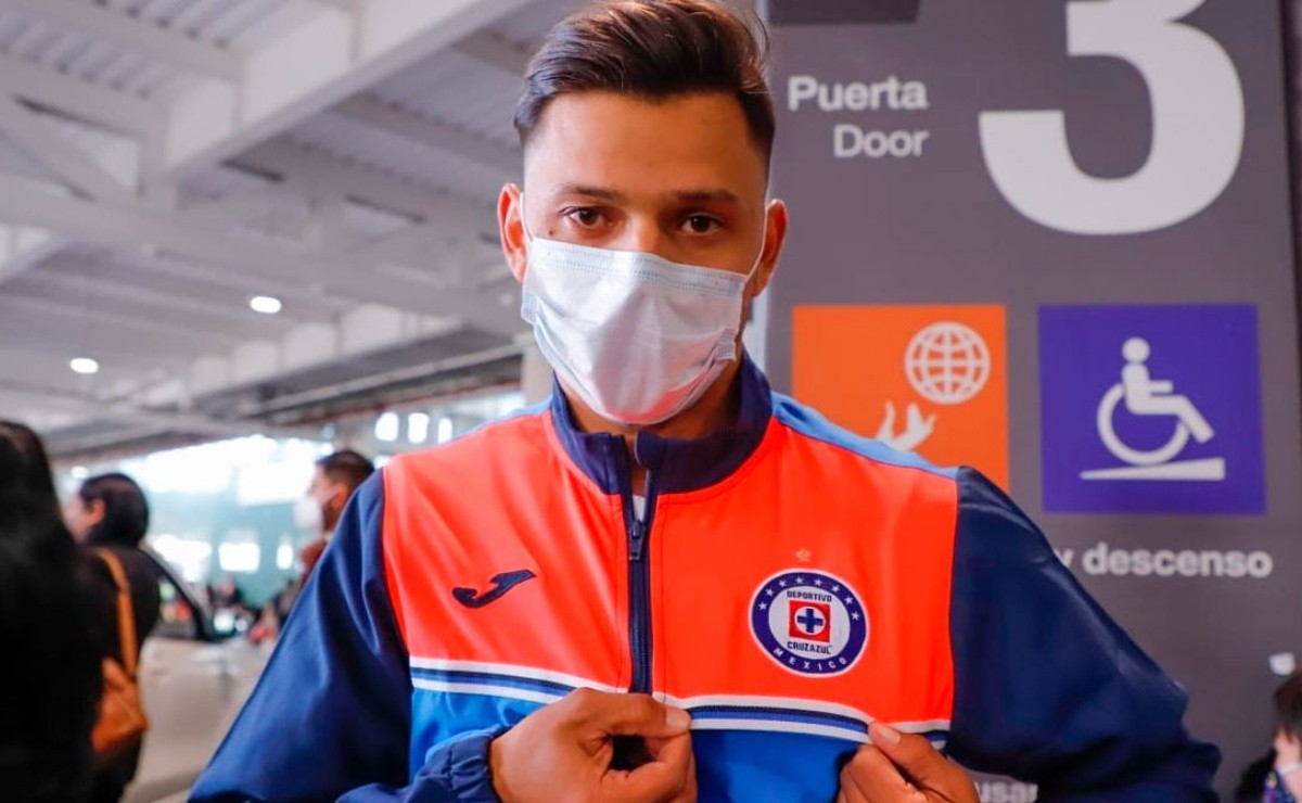 El refuerzo más esperado Ángel Romero ya llegó a México y firmó su