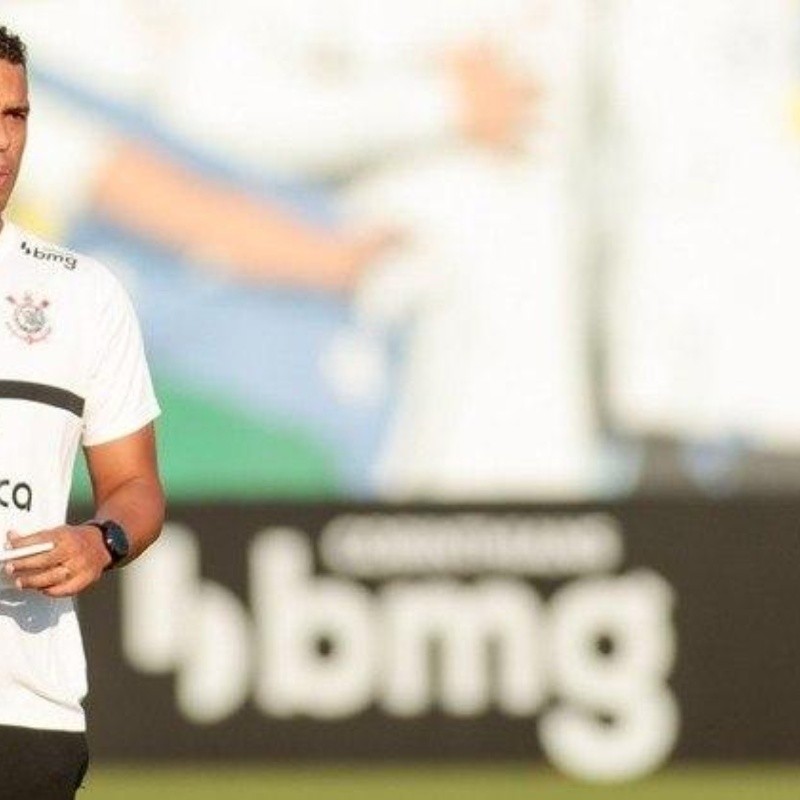 Fernando Lázaro tem volta de titular importante para escalar o Corinthians em confronto contra o Ituano