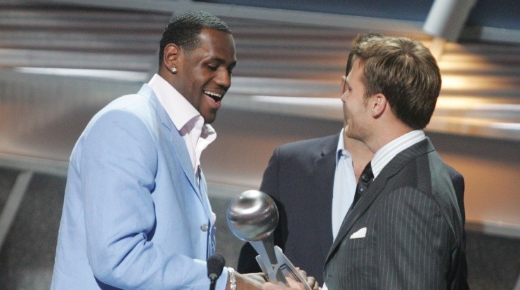 LeBron James y Tom Brady. (Carlo Allegri/Getty Images)