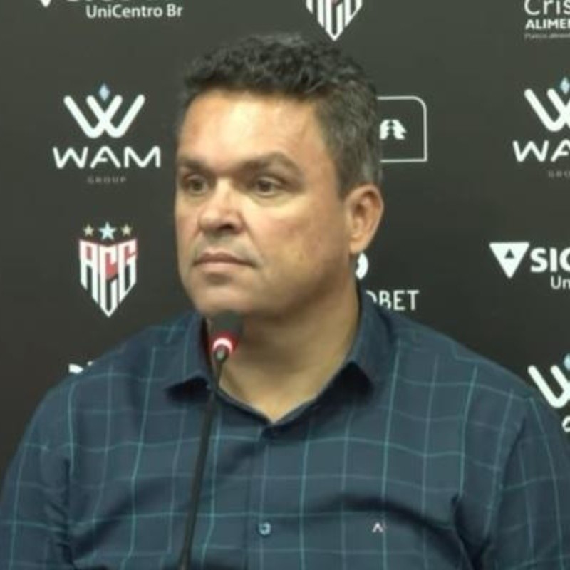 Adson Batista vê como positiva a saída de Marcelo Cabo no comando do Atlético-GO: "Mudança é importante"