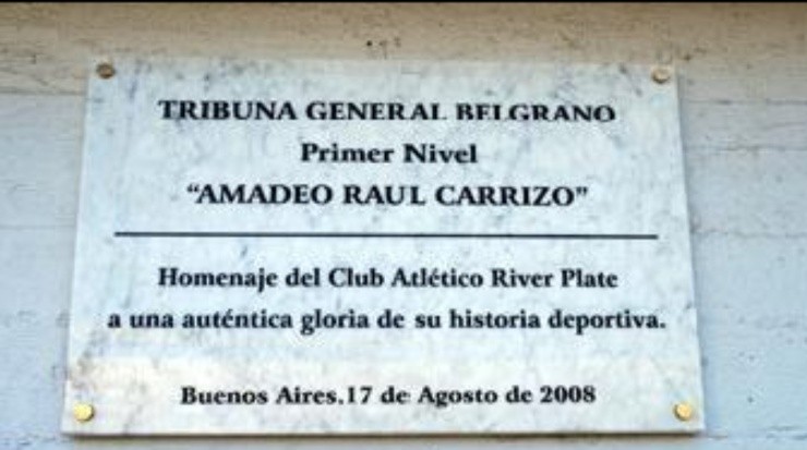 La tribuna Belgrano Media se llama Amadeo Carrizo desde 2008