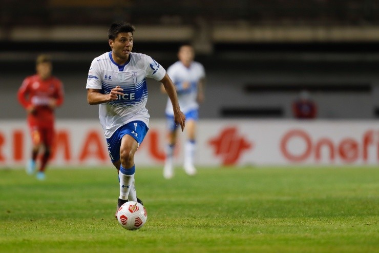 Rebolledo quiere consolidarse con los Cruzados | Foto: Agencia Uno