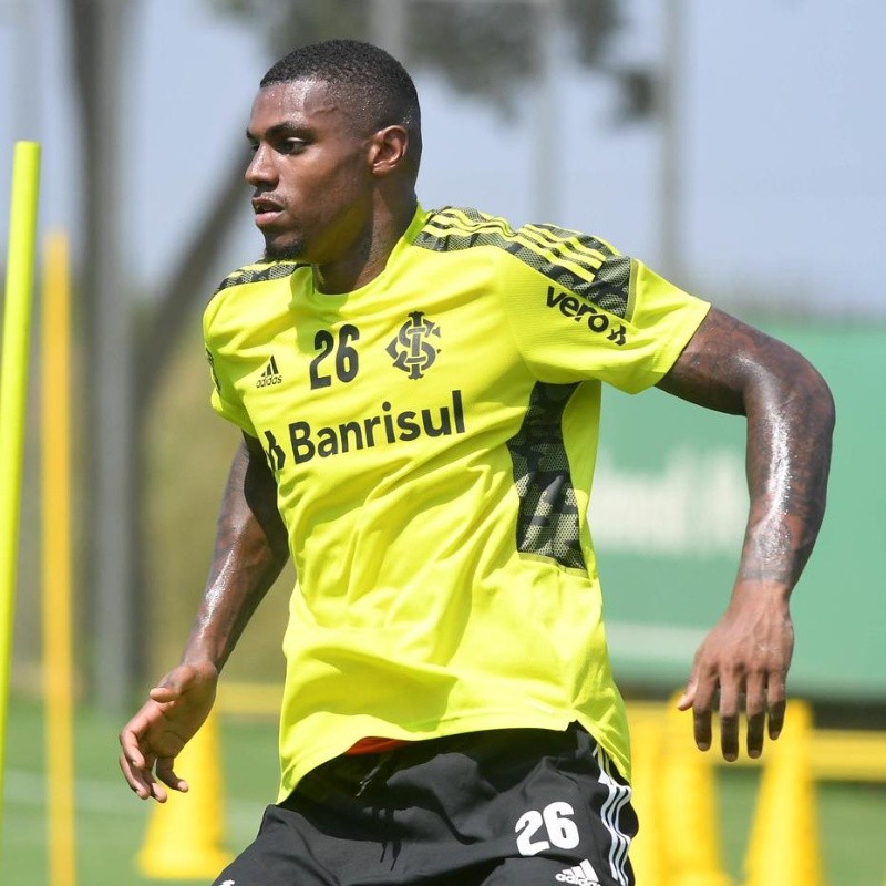 Wesley Moraes :: Stoke City :: Perfil do Jogador 