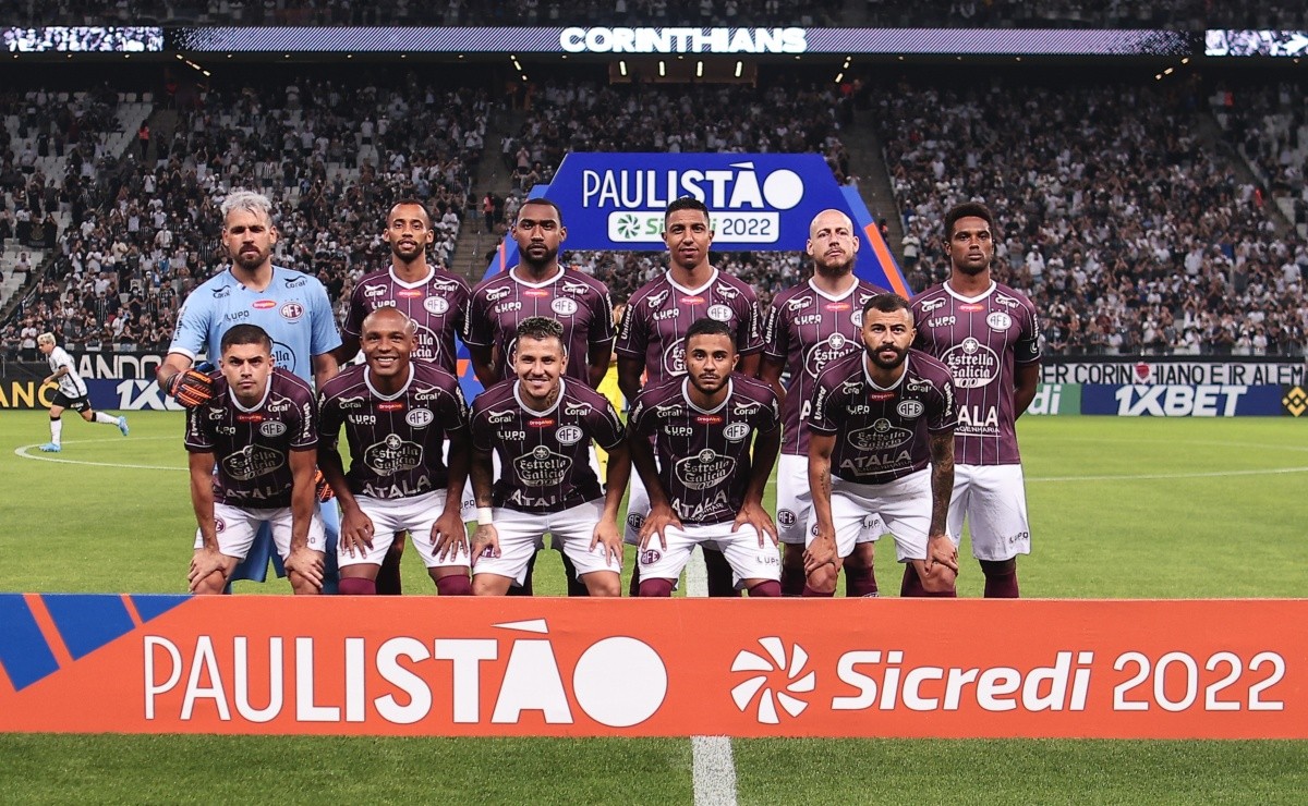 Estrella Galicia 0,0 anuncia patrocínio no uniforme de jogo da equipe  feminina do Corinthians