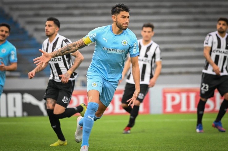 El volante uruguayo llegará a reforzar a los Azules | Foto: Tenfield 