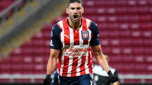 Paolo Yrizar celebra un gol con el Tapatío (IMAGO 7)