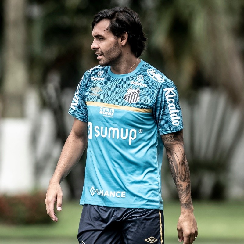 Ricardo Goulart elogia jovens do Santos: “Surpreso com tantos, muita qualidade"