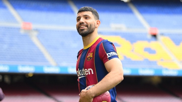 Sergio Agüero y la historia de su camiseta de Olimpia.