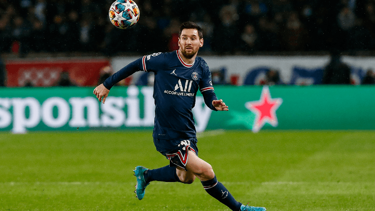 Lionel Messi en acción con PSG.