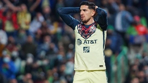 Diego Valdés se lamenta un jugada fallida del Club América