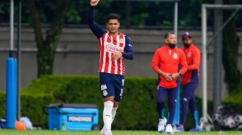 Jonathan Parra celebra un gol en fuerzas básicas (IMAGO 7)