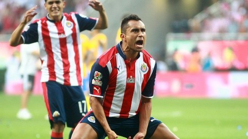 'Aris' Hernández celebra el título con Chivas (JAM MEDIA)