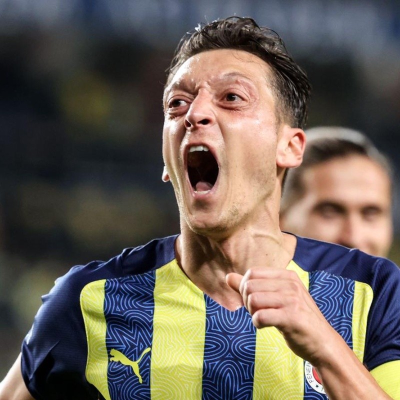 Fenerbahçe-TUR não para em Özil, avisa Santos e sinaliza oferta por defensor