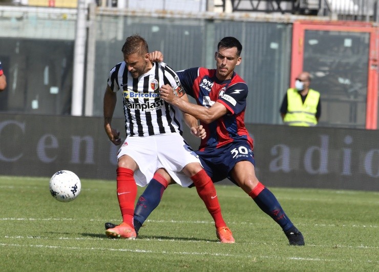 Paz proviene del Crotone de la Serie B en Italia | Foto: Getty Images 