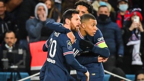Messi y Mbappé, figuras del triunfo de PSG en Ligue 1.