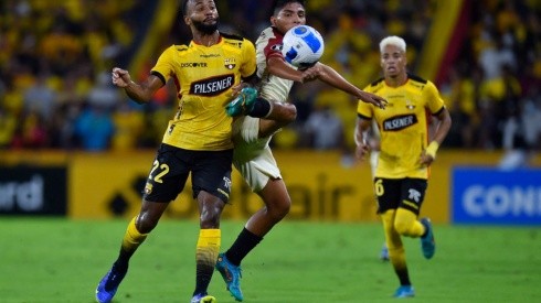 Duelo entre Universitario de Deportes y Barcelona SC se jugará este miércoles en el Estadio Nacional. Foto: Conmebol