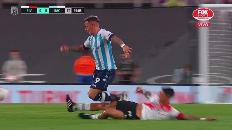 La jugada donde salió lesionado Enzo Pérez (captura de TV)