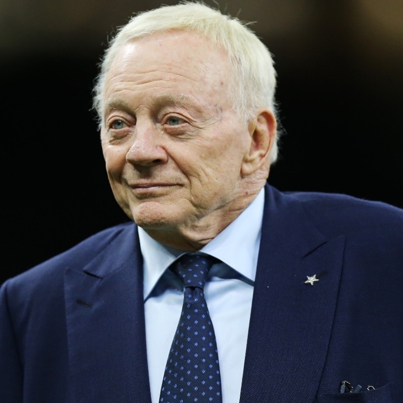 Jerry Jones Reacts to $2.4M Cowboys Cheerleader Settlement 