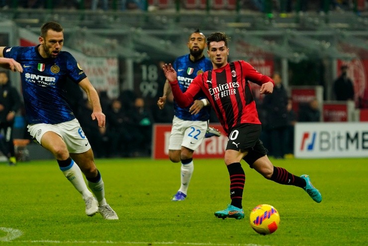 Arturo Vidal ingresó en la igualdad ante el Milán | Foto: Getty Images 