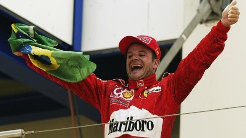 Foto: Getty Images - Rubens Barrichello comemora a vitória no GP da Europa de 2002, um de seus 11 triunfos na F-1.