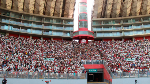 Universitario recibe a estadio repleto a Barcelona SC por la Conmebol Libertadores. Foto: GLR