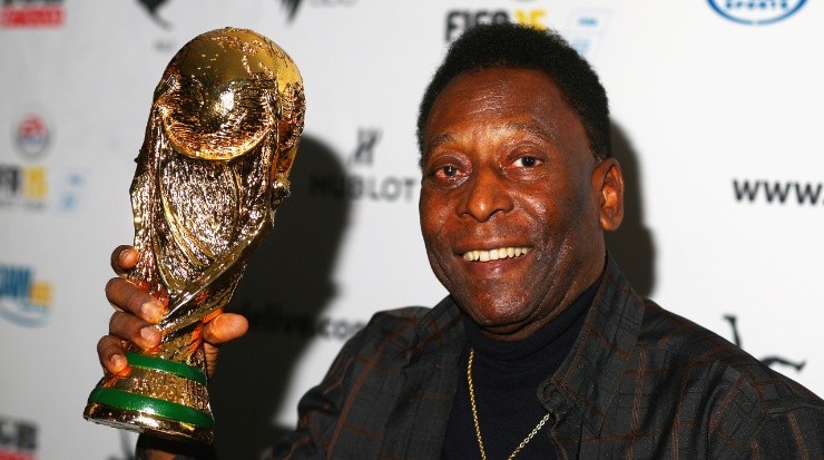 Pelé, FIFA World Cup Trophy. (Robert Cianflone/Getty Images)
