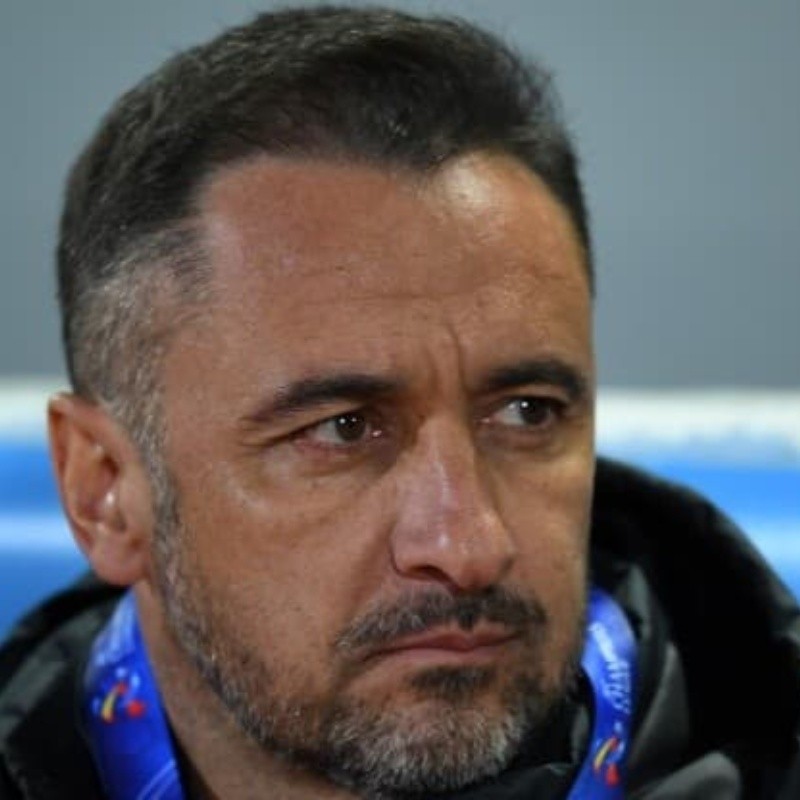 “É referência”; Vitor Pereira larga clubismo e se rende a ídolo do São Paulo